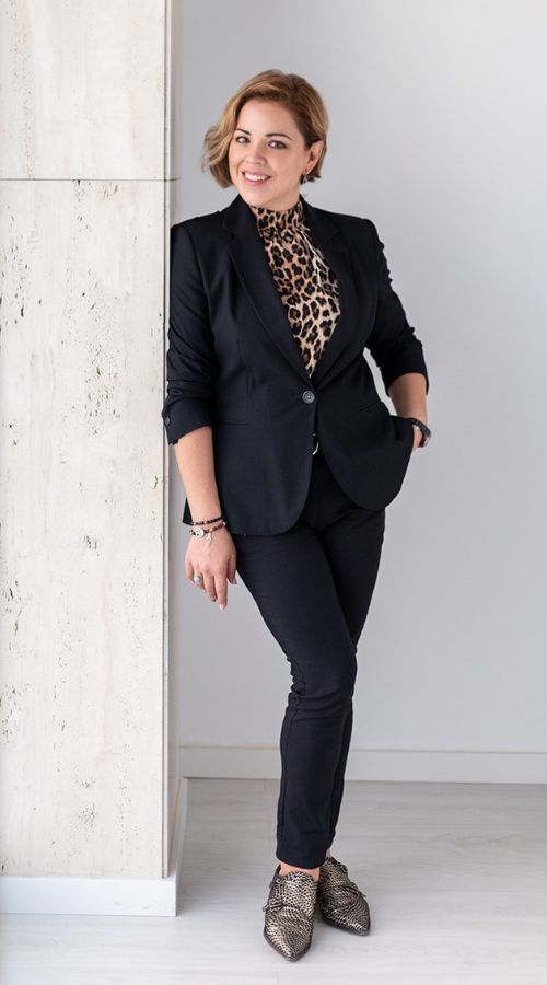 Abogada y coach ana almiñana